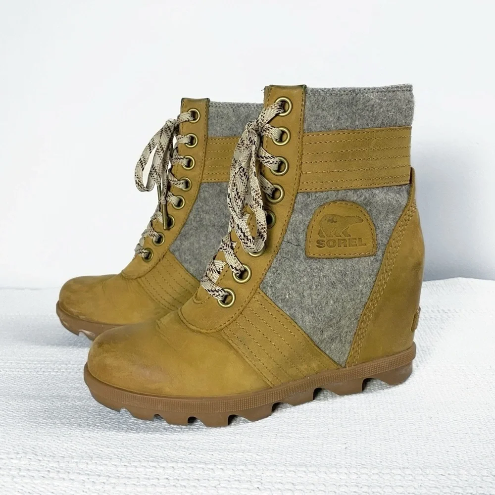SOREL Lexie Wedge Weather Boots in Camel Brown Womens size 6